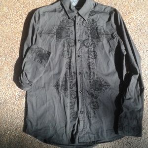 Slim fit untucked flocked design